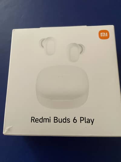 Brand New Box Pack Earbuds Available