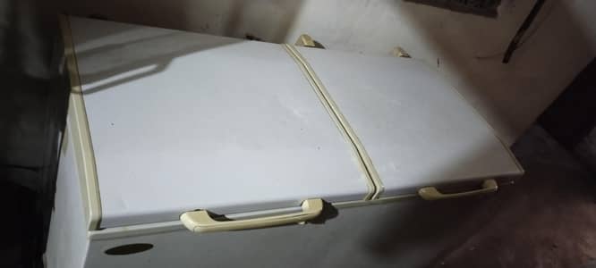 waves freezer good condition