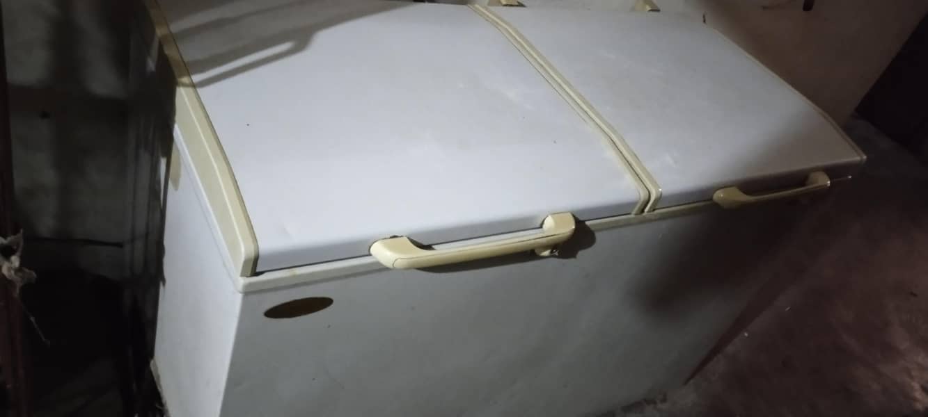 waves freezer good condition 1