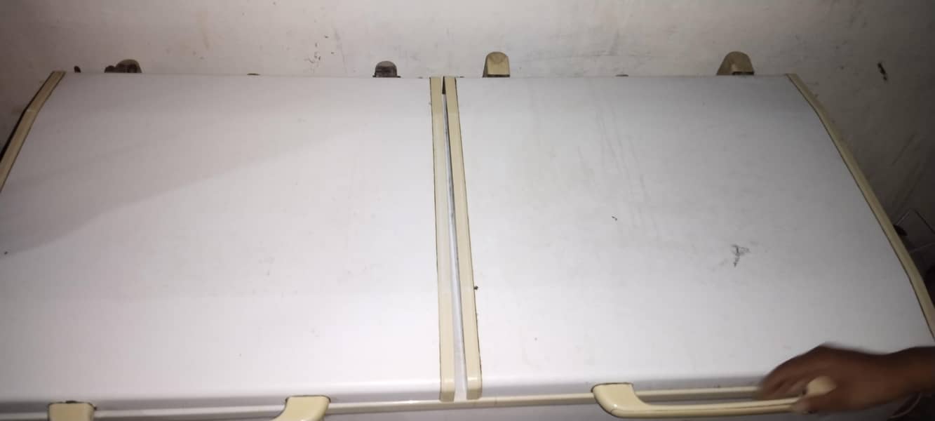 waves freezer good condition 4