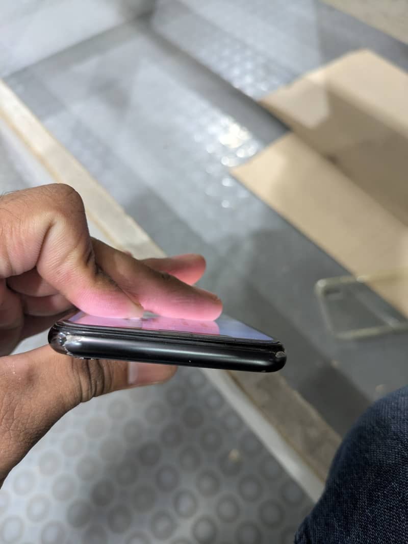Apple iPhone X 5