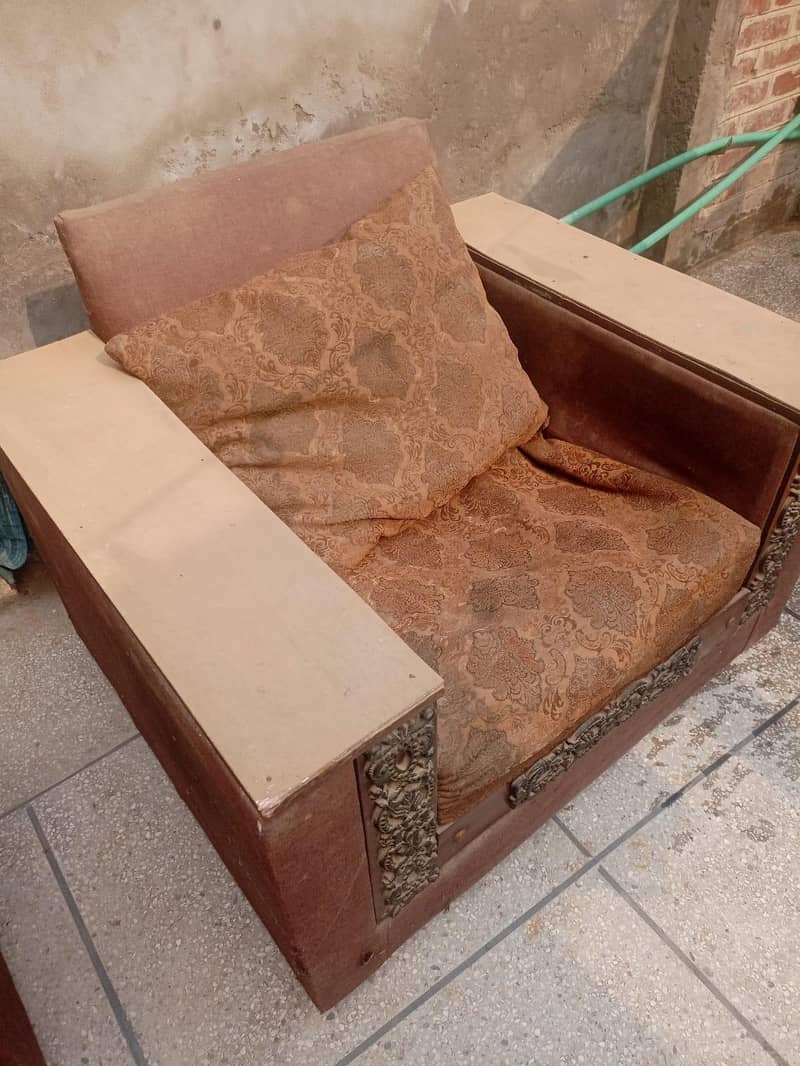 3 sofas 0