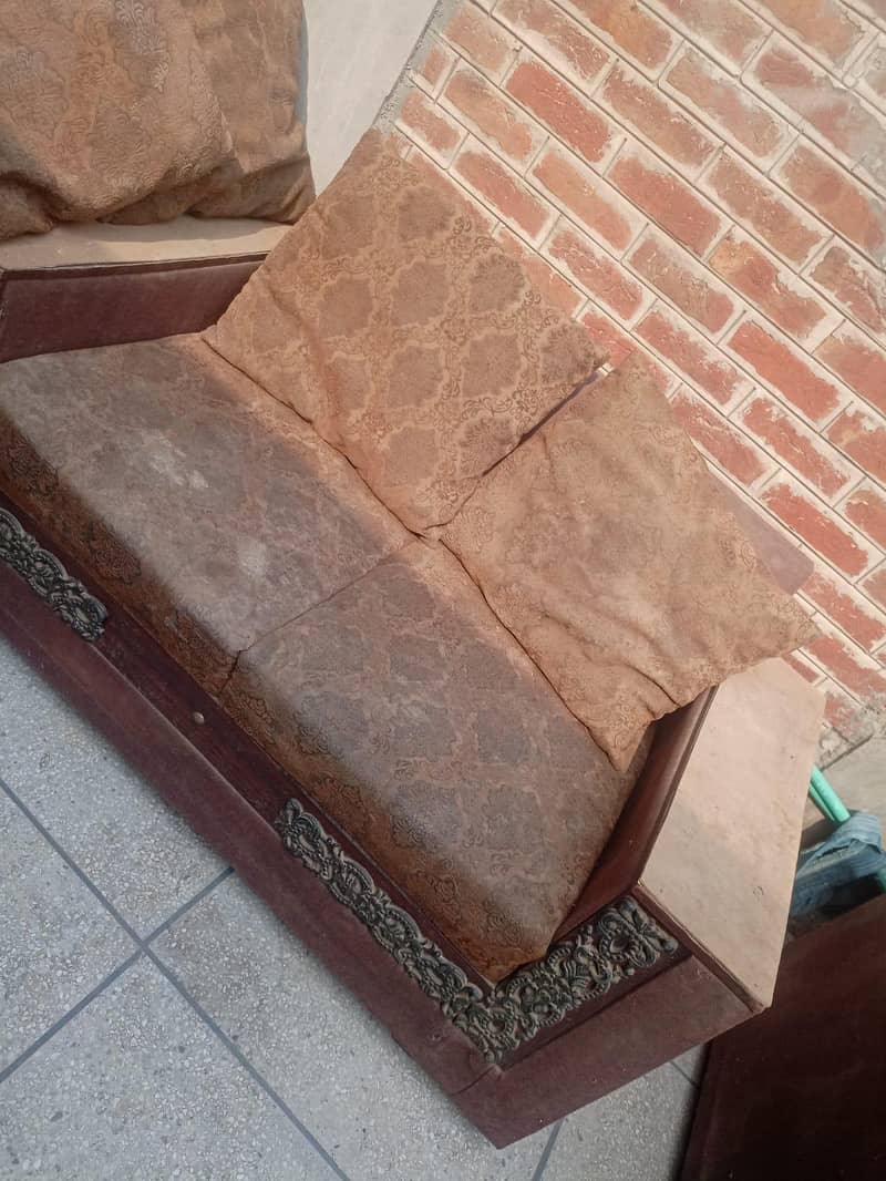 3 sofas 1