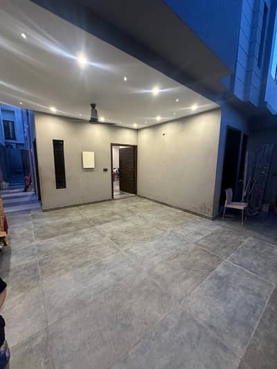 10 Marla Full House Available for Rent