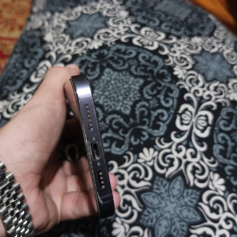 IPhone 14 Pro Max 2