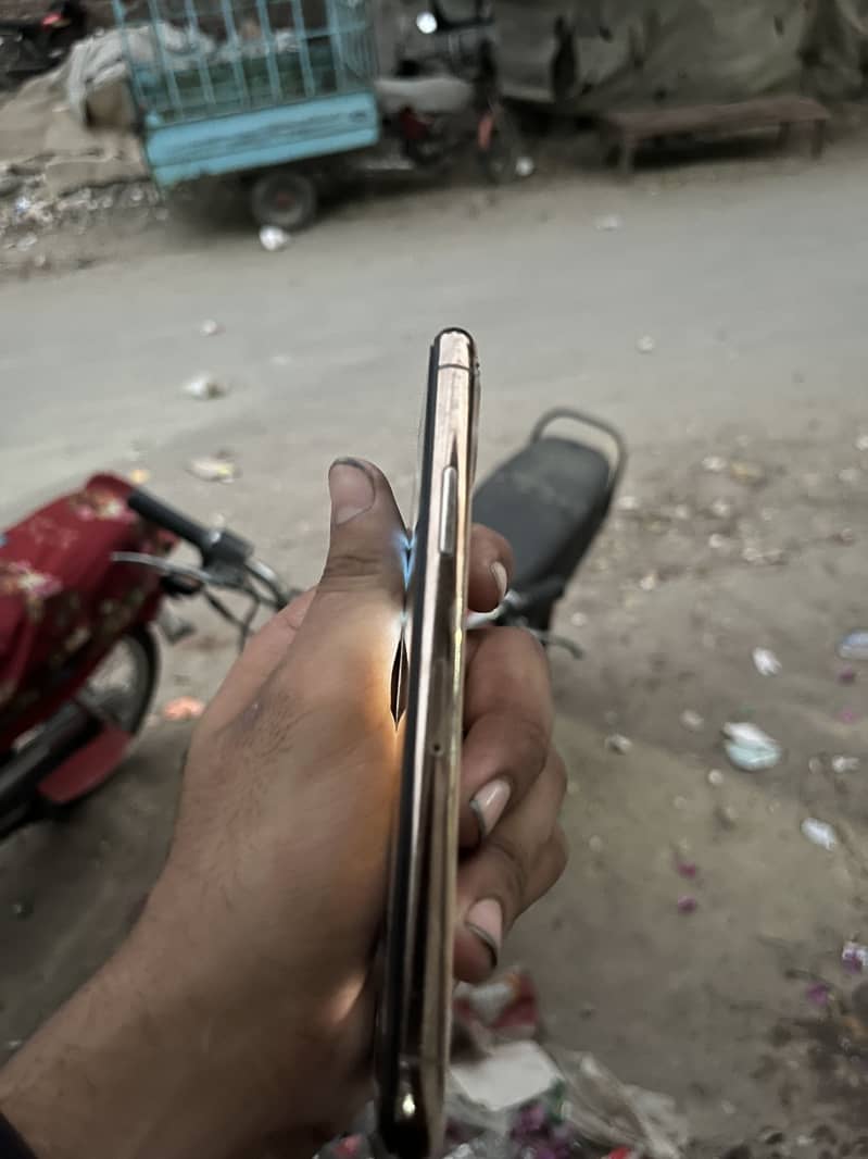 iPhone 11 Pro 8