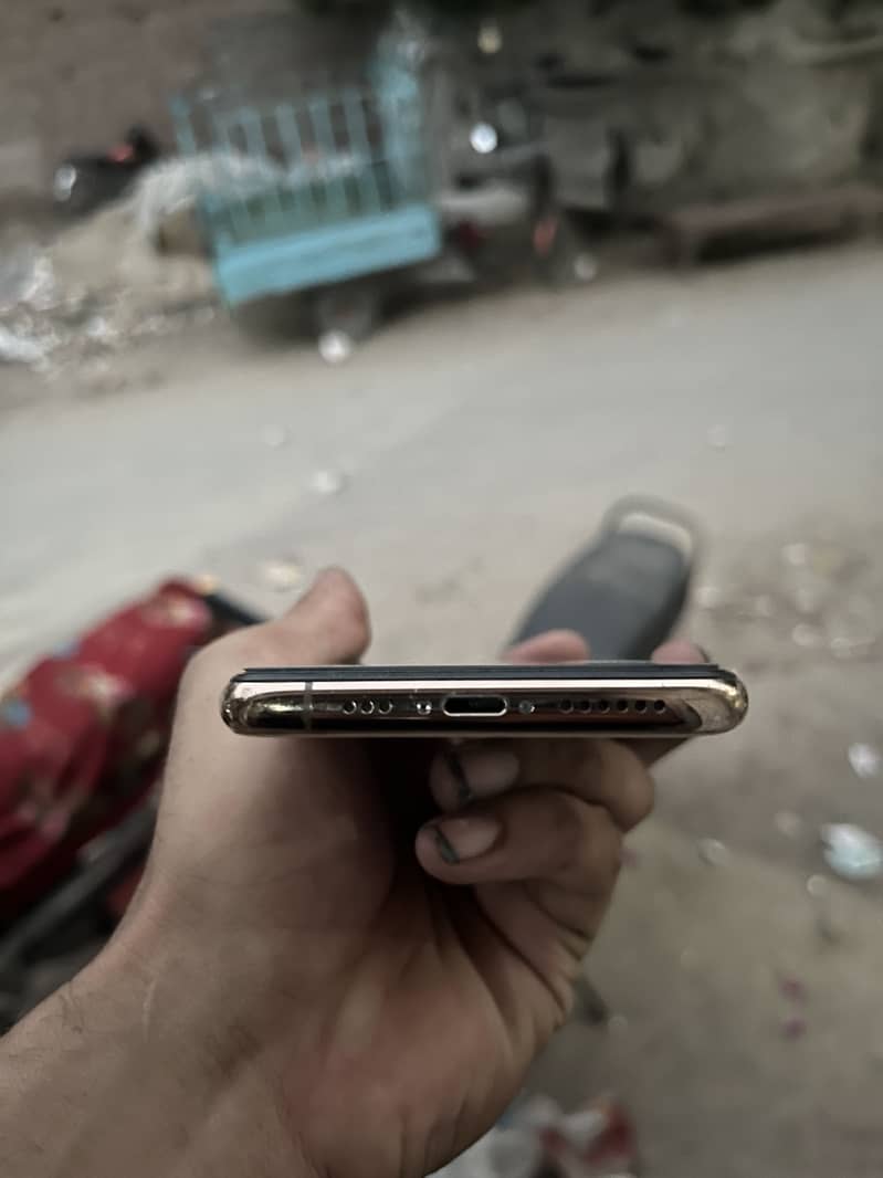 iPhone 11 Pro 9