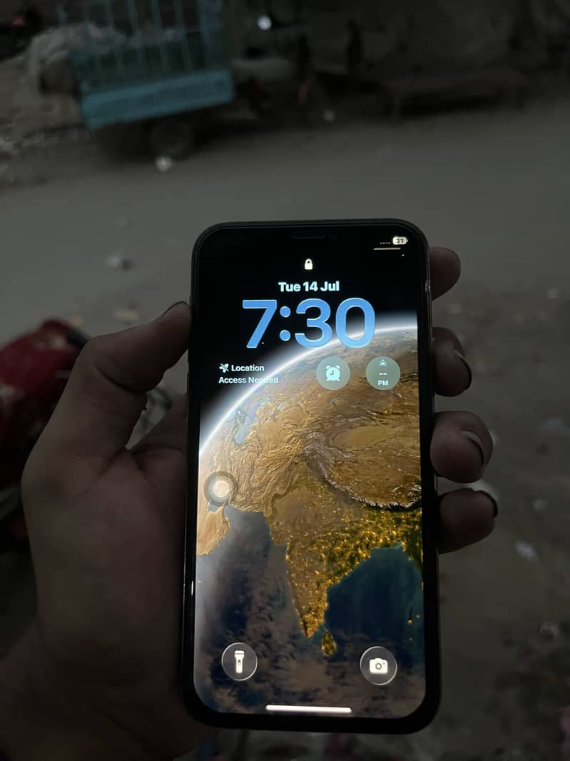 iPhone 11 Pro 12