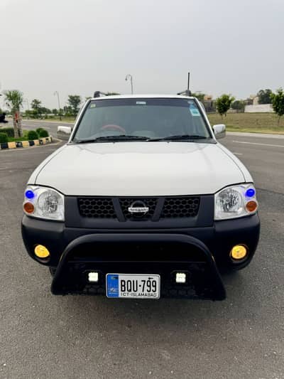 Nissan Navara 2015 model 4x4 Pickup For Sale 0300/60/49/586