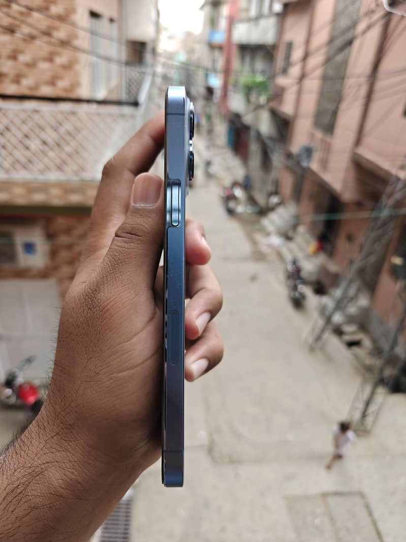 iPhone 13 Pro Max 8