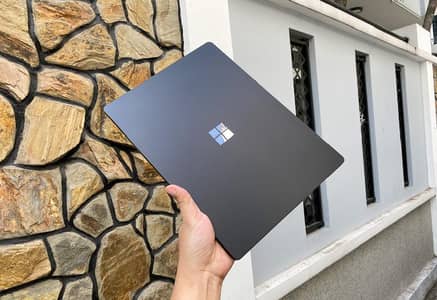 Surface laptop 4 || core i5 11th gen | 4 Gb graphics | Touch screen
