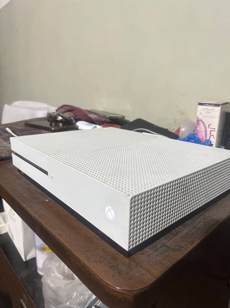 Xbox One S 0