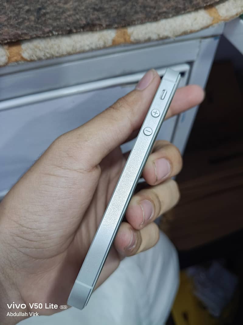 Apple iPhone 15 plus 3