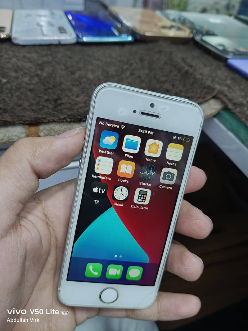 Apple iPhone 15 plus 4
