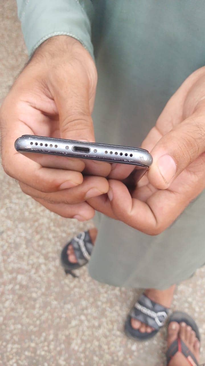 Apple iPhone 8 1