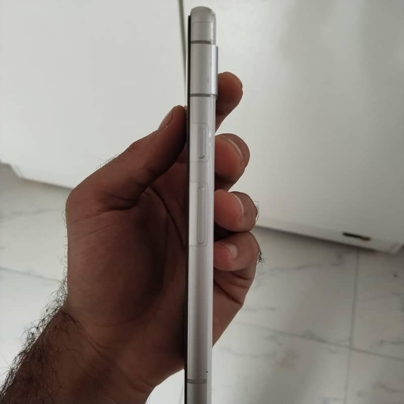Google Pixel 7a 2
