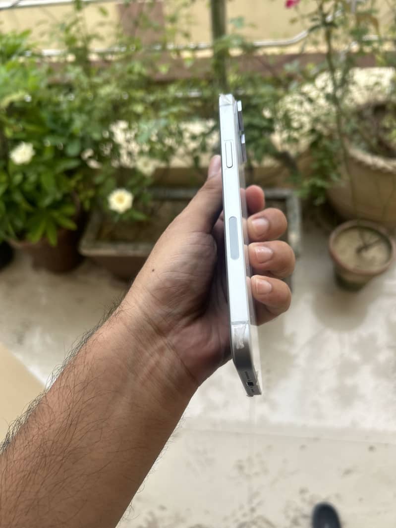 Apple iPhone 15 plus 5