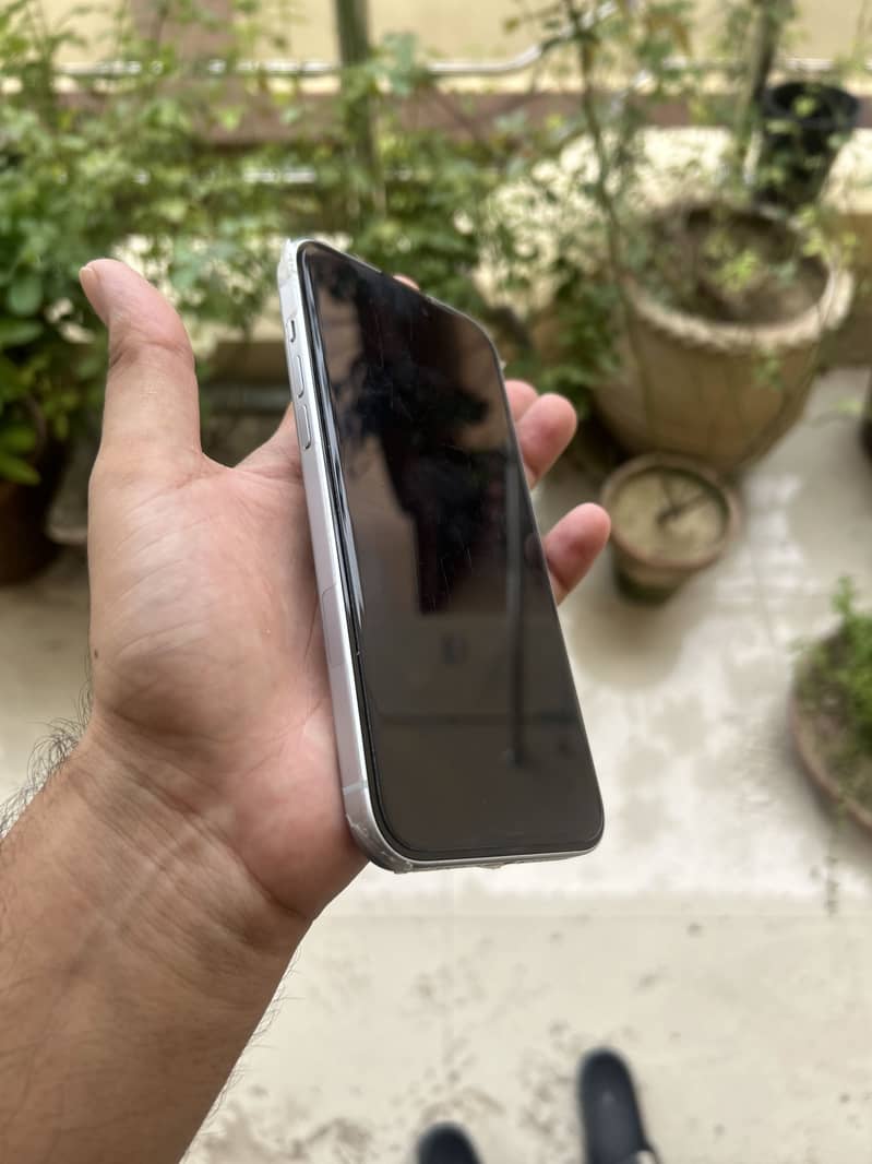 Apple iPhone 15 plus 6