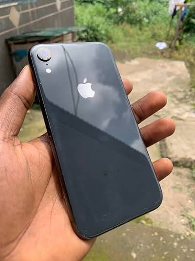 Apple iPhone XR