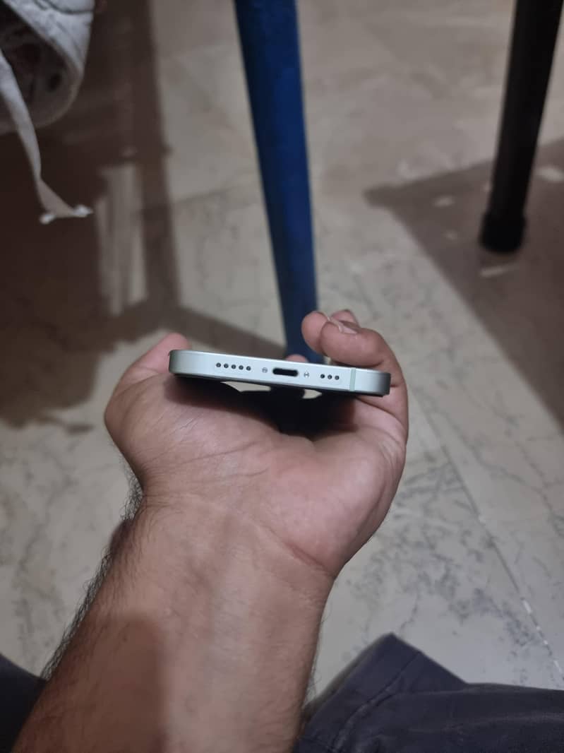 Apple iPhone 12 0