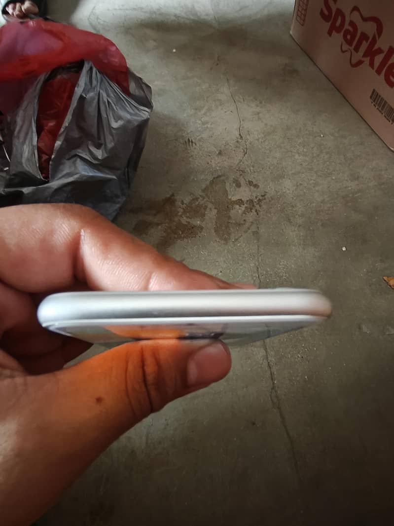 Apple iPhone 7 0