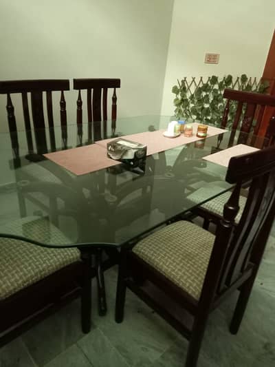 Dining table with 6 chairs