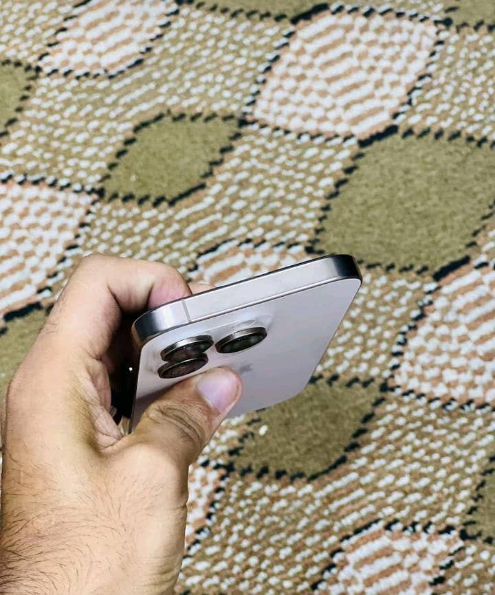 Apple iPhone 16 Pro 5