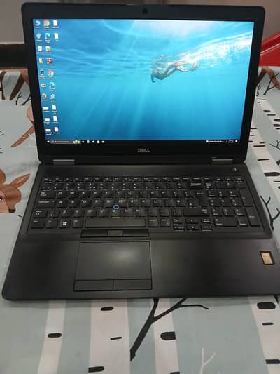 DELL i5 - 6 - Intel  | Web Cam | Finger sensor | 12 GB RAM | Charger