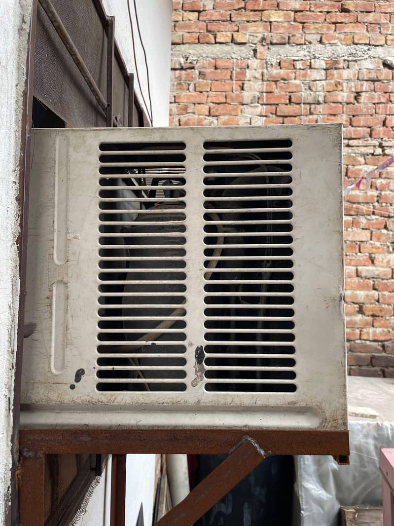 window ac used 1