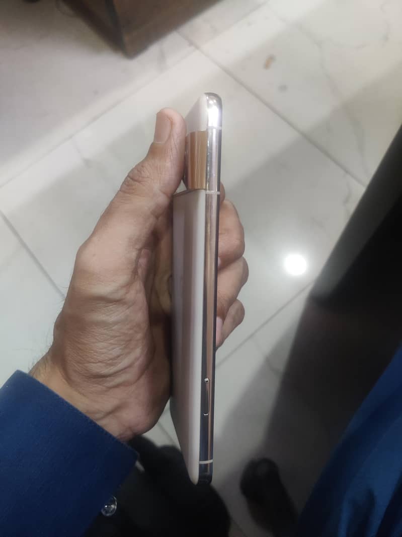 Google Pixel 8 Pro 4