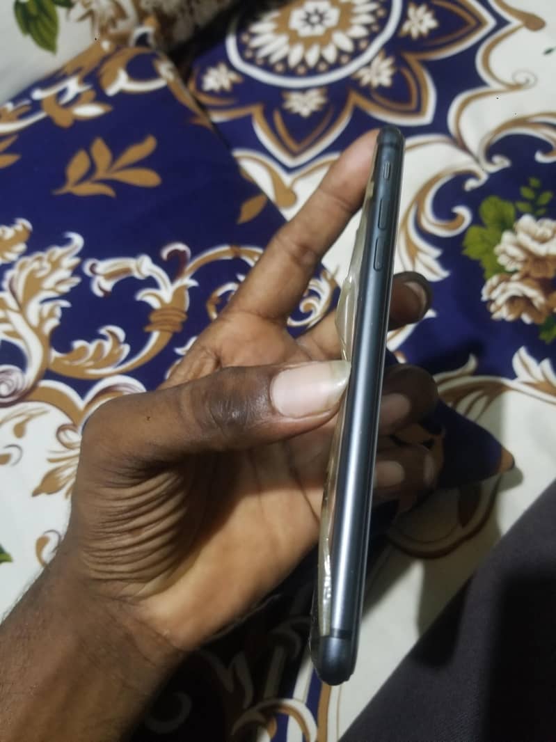Apple iPhone 8 Plus 2