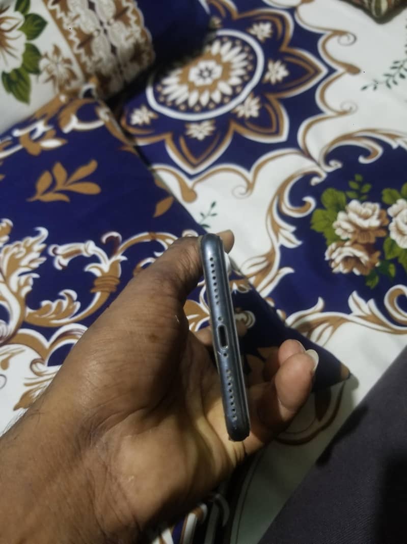 Apple iPhone 8 Plus 3