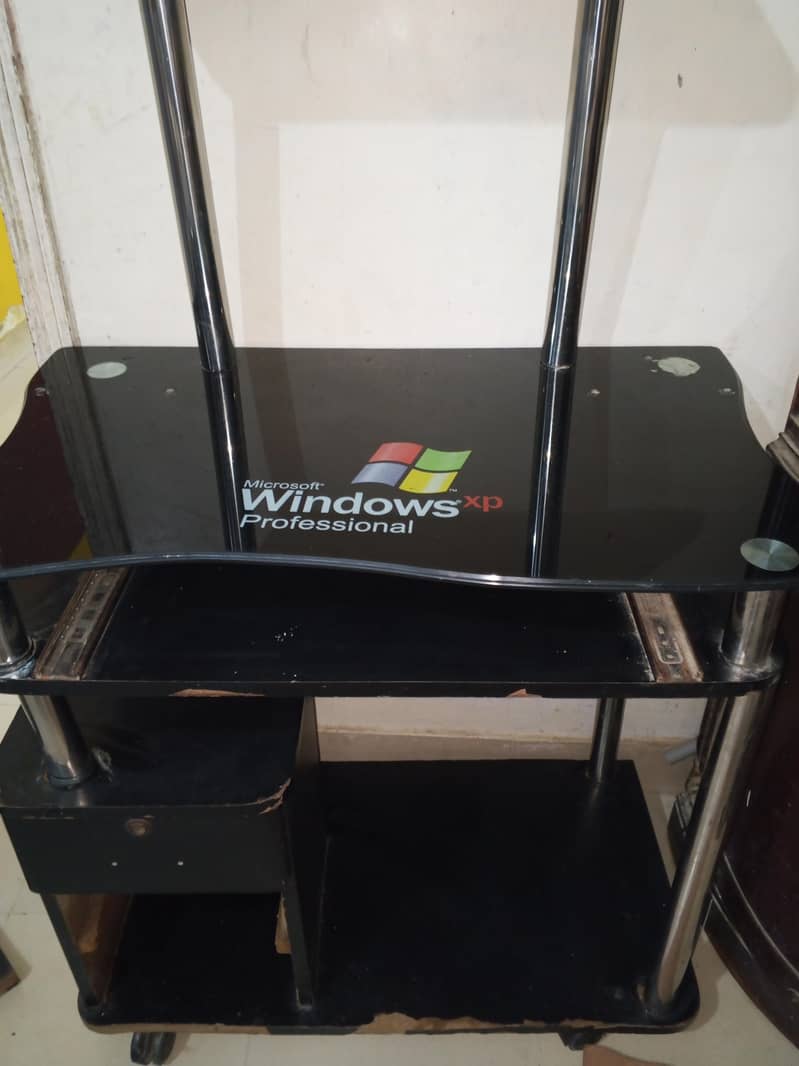 computer trolley 0