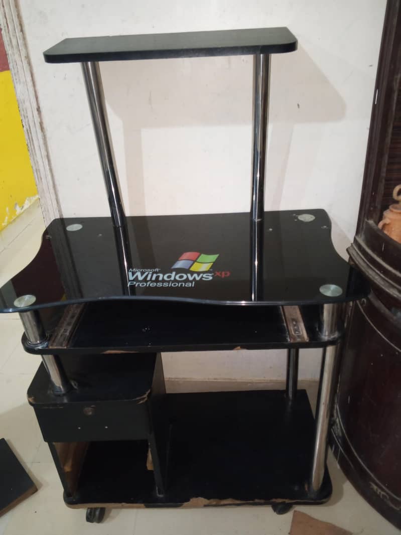 computer trolley 3