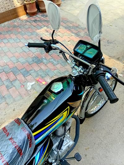 Honda CG 125 |10/10 condition | 300 KM Use Only Call