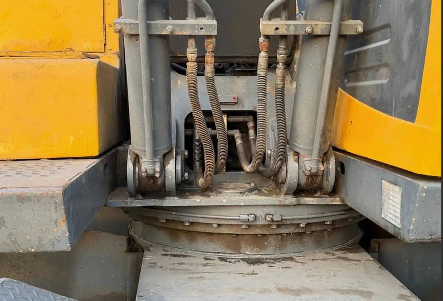 Excavtor 3