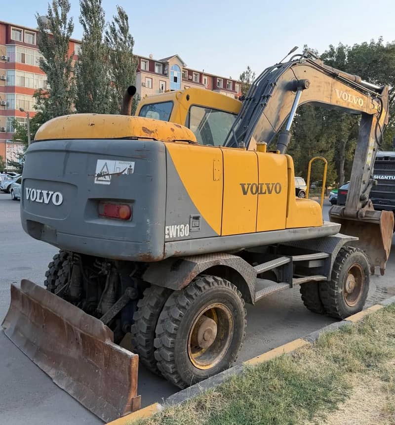 Excavtor 6