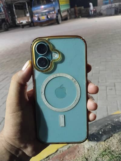 Apple iPhone 16