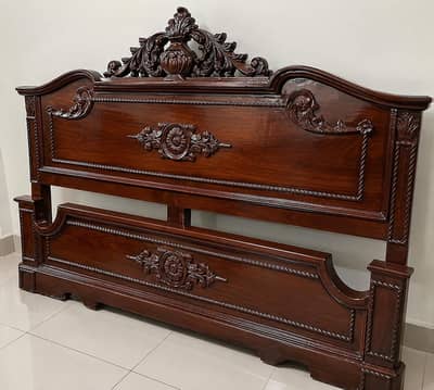 Beautiful Heavy Wooden Double Bed | Carved Design | Premium Finish