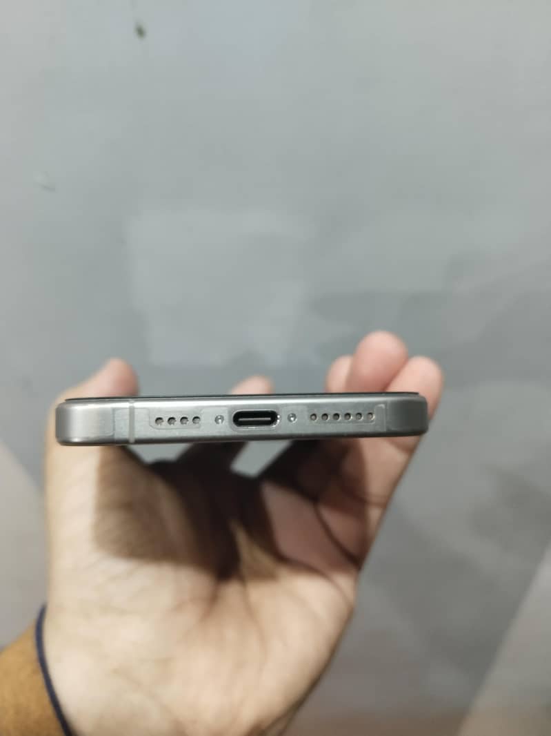 Apple iPhone 15 Pro Max 3