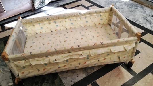 baby cot  good condition