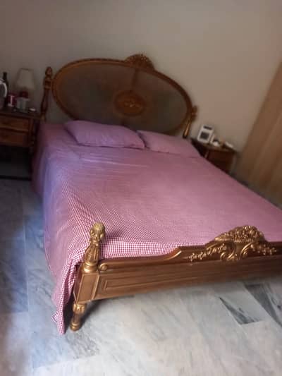 King size bed with 2 side tables