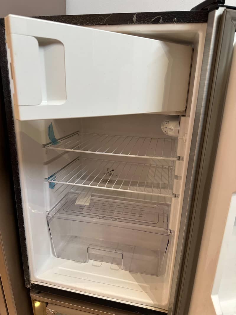 single door fridge 2