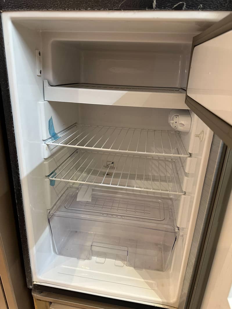 single door fridge 3
