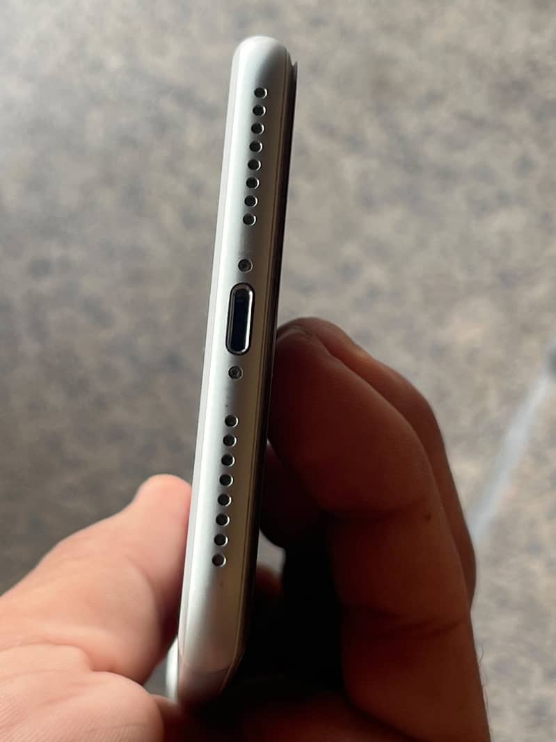 Apple iPhone 7 Plus 0