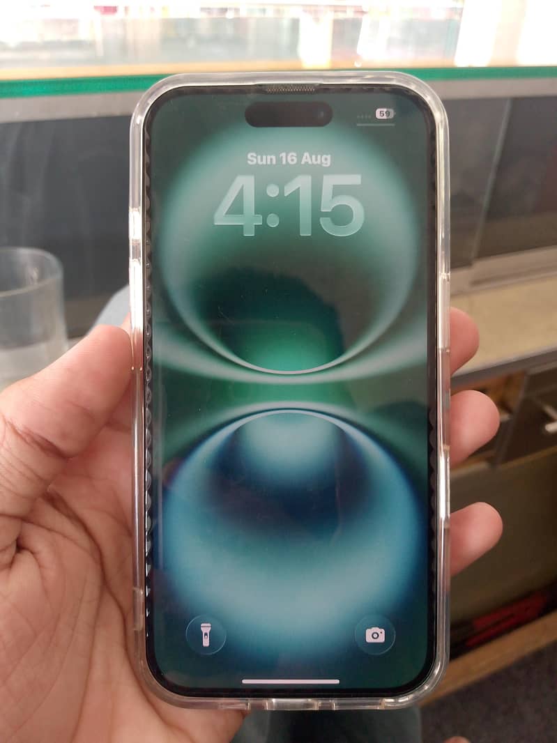 Apple iPhone 16 2