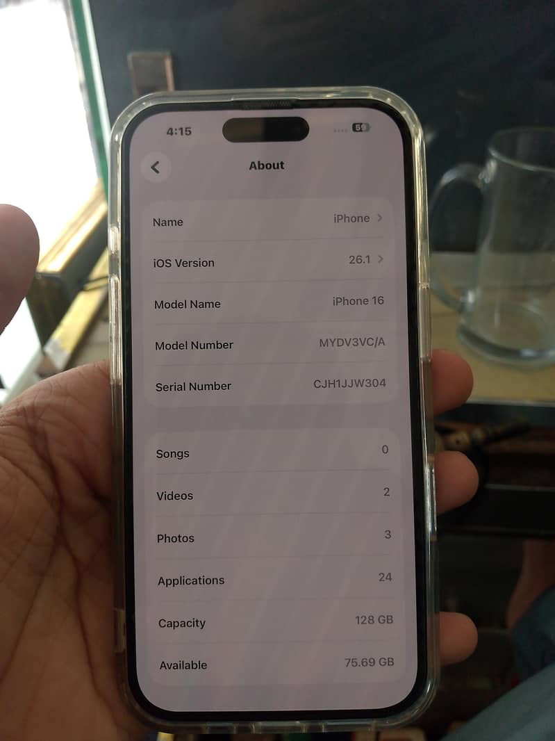 Apple iPhone 16 3