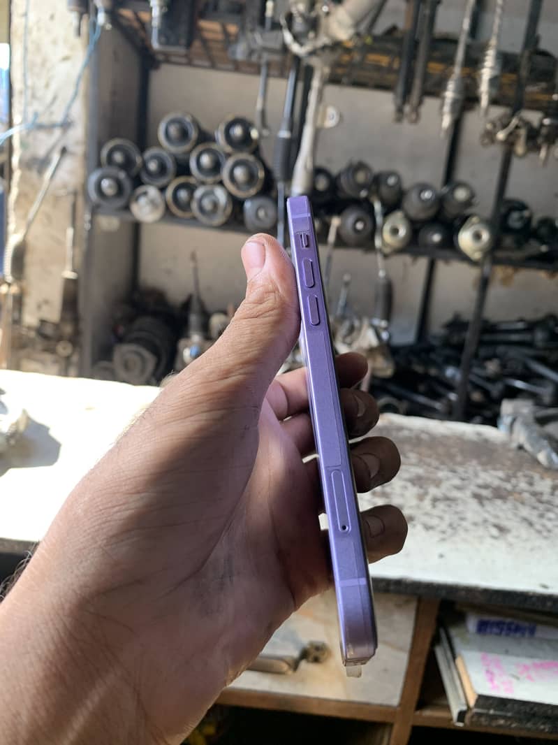 Apple iPhone 12 1