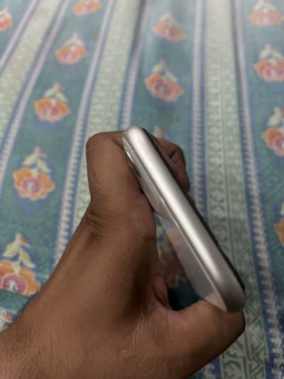 Apple iPhone 11 64gb HK PTA approved
