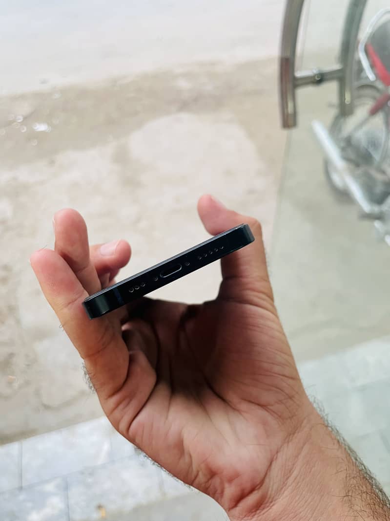 Apple iPhone 13 3